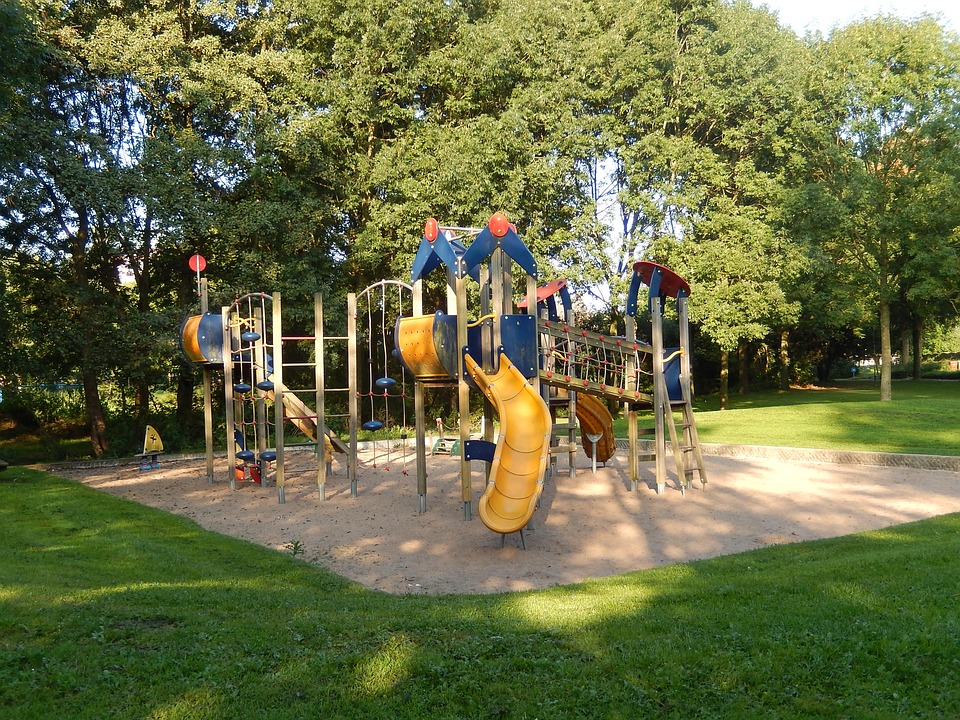 ✓✓ «Plan Renove» para los parques infantiles exteriores de la ciudad de Madrid
