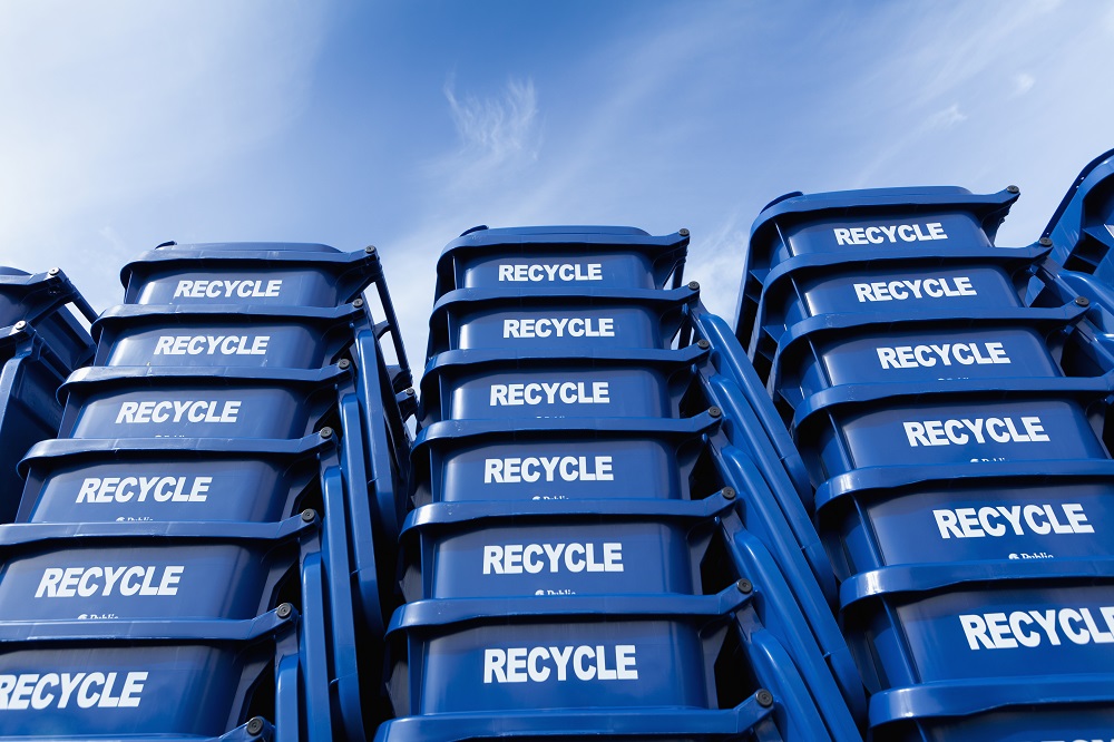 ¿Son las papeleras de plastico reciclado la mejor opción en mobiliario urbano? ♻️