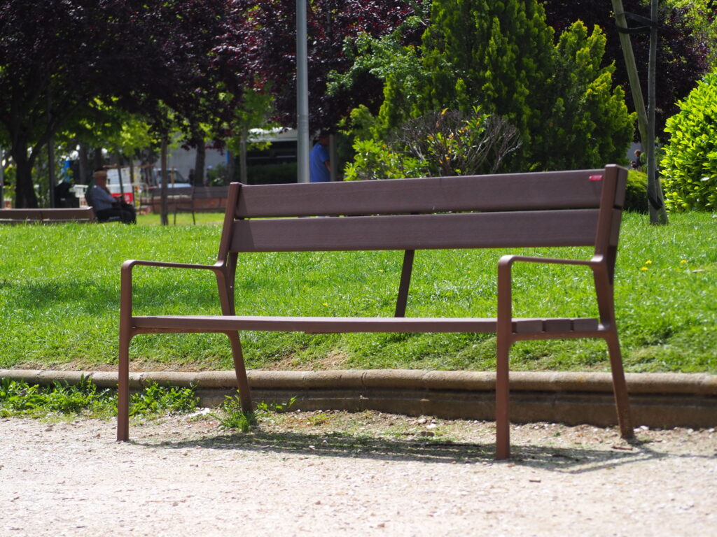 ✓✓ Los materiales de los proyectos de mobiliario urbano sostenible
